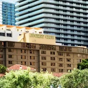 Getaways At The Jockey Club מלון דירות